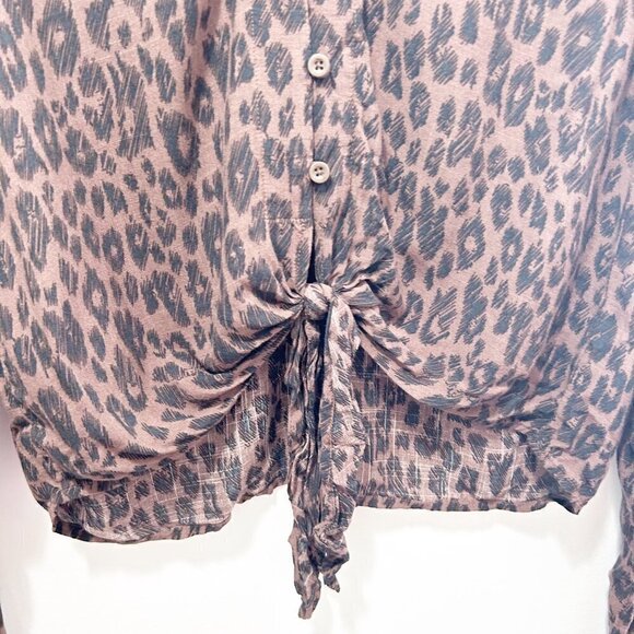 🌷SALE Cloth & Stone Bella Dahl Leopard Print Tie Front Top Size XS Oversized - Picture 9 of 15